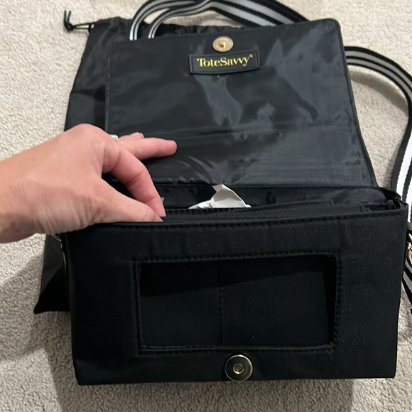 Tote Savvy crossbody change purse - Picture 6 of 7